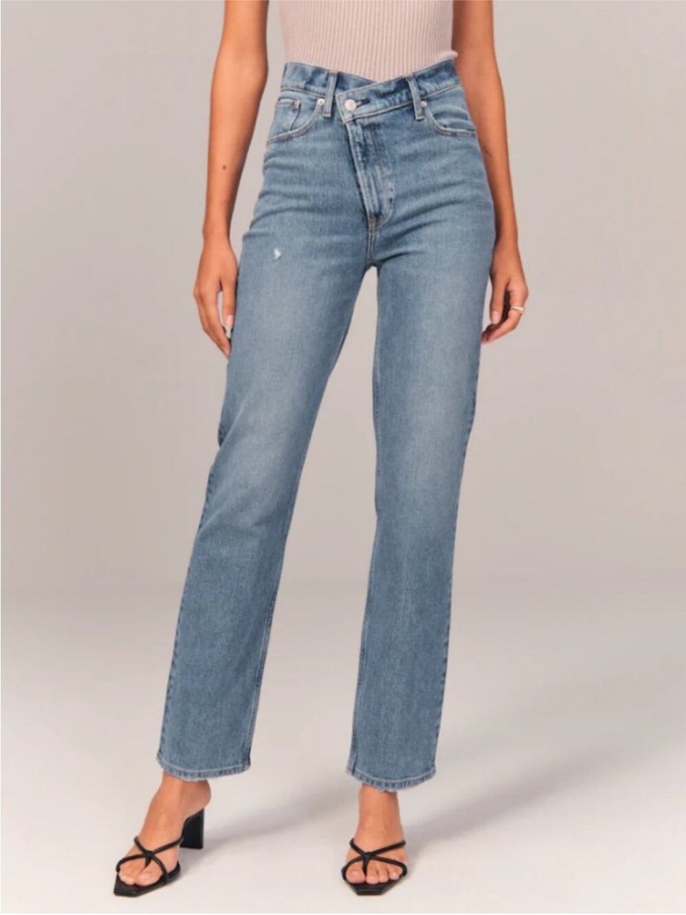 Abercrombie The 90s Straight Ultra High Rise Jeans 30 10R
